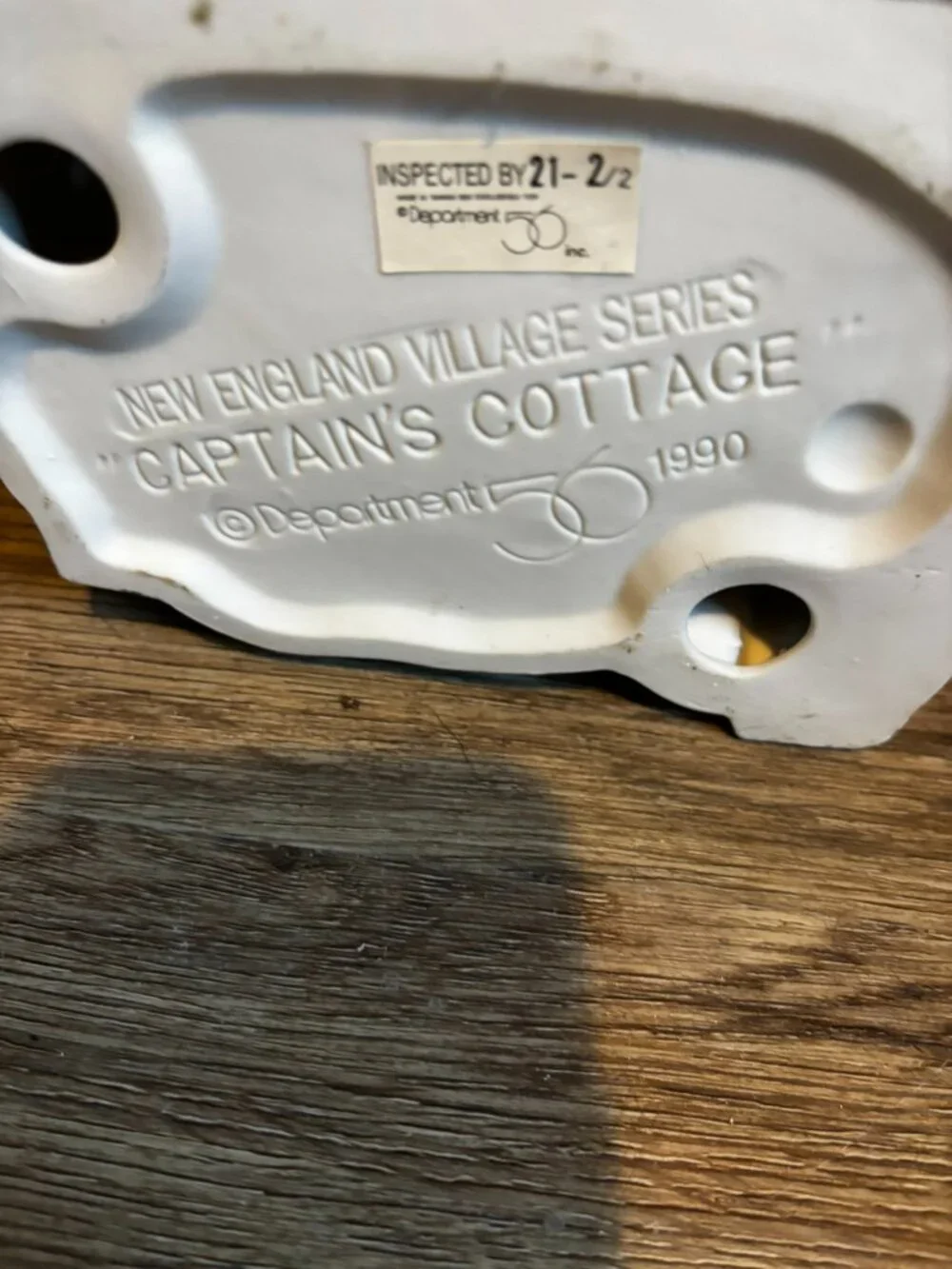 Department 56 Christmas light up village building Captains Cottage